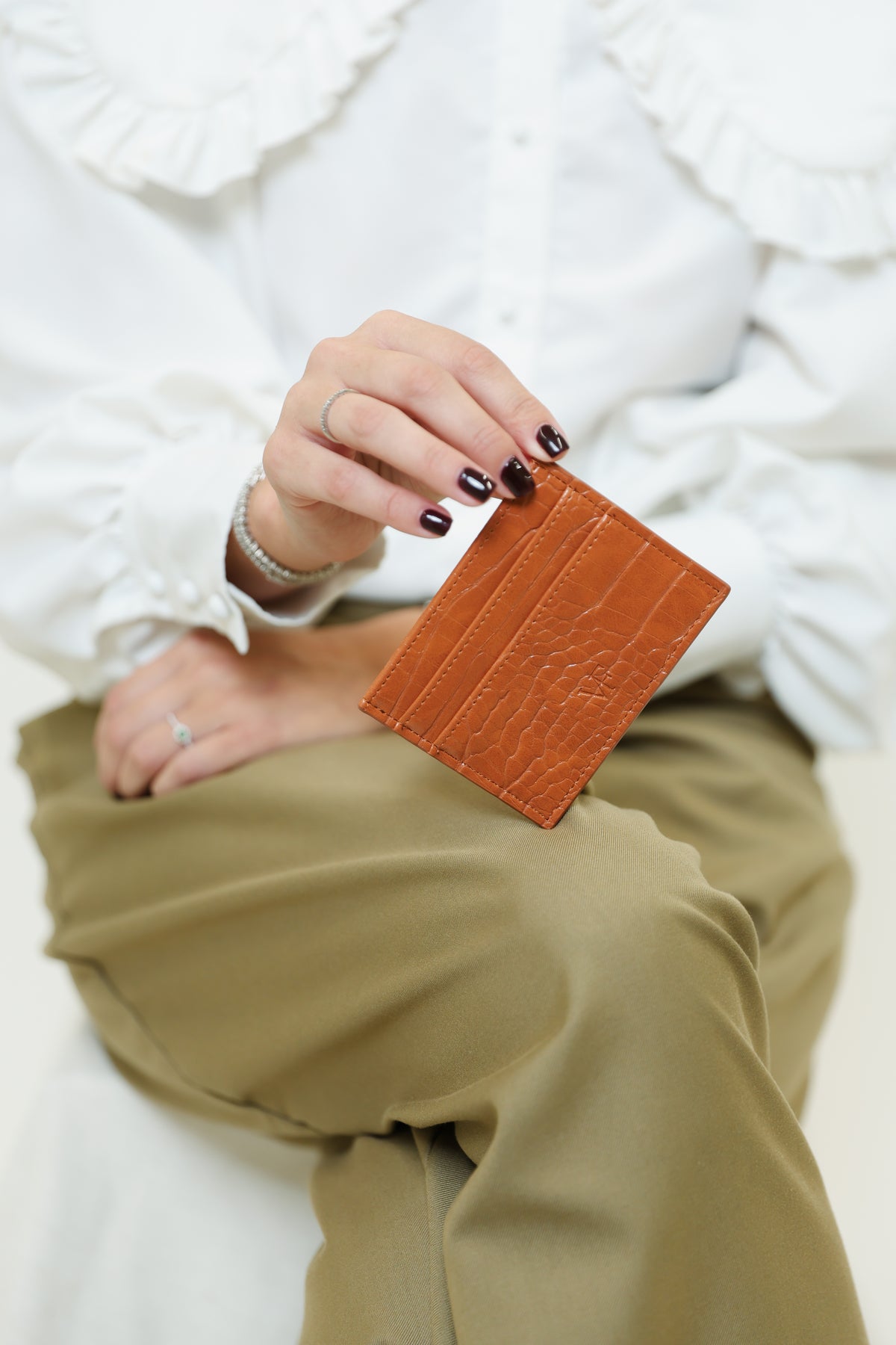 Camel Card Holder